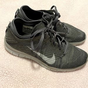 Nike Free TR5 Flyknit Metallic Sneakers